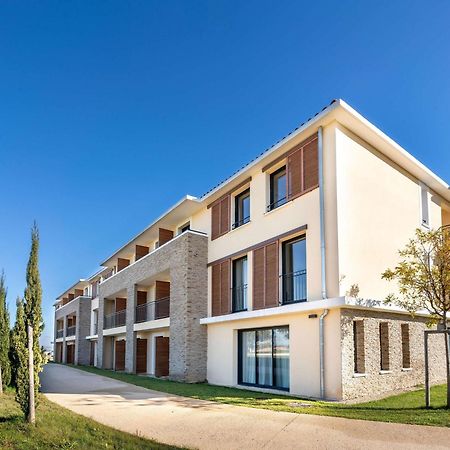 Ibis Styles Cabries Aix-En-Provence Tgv Hotel Exterior photo