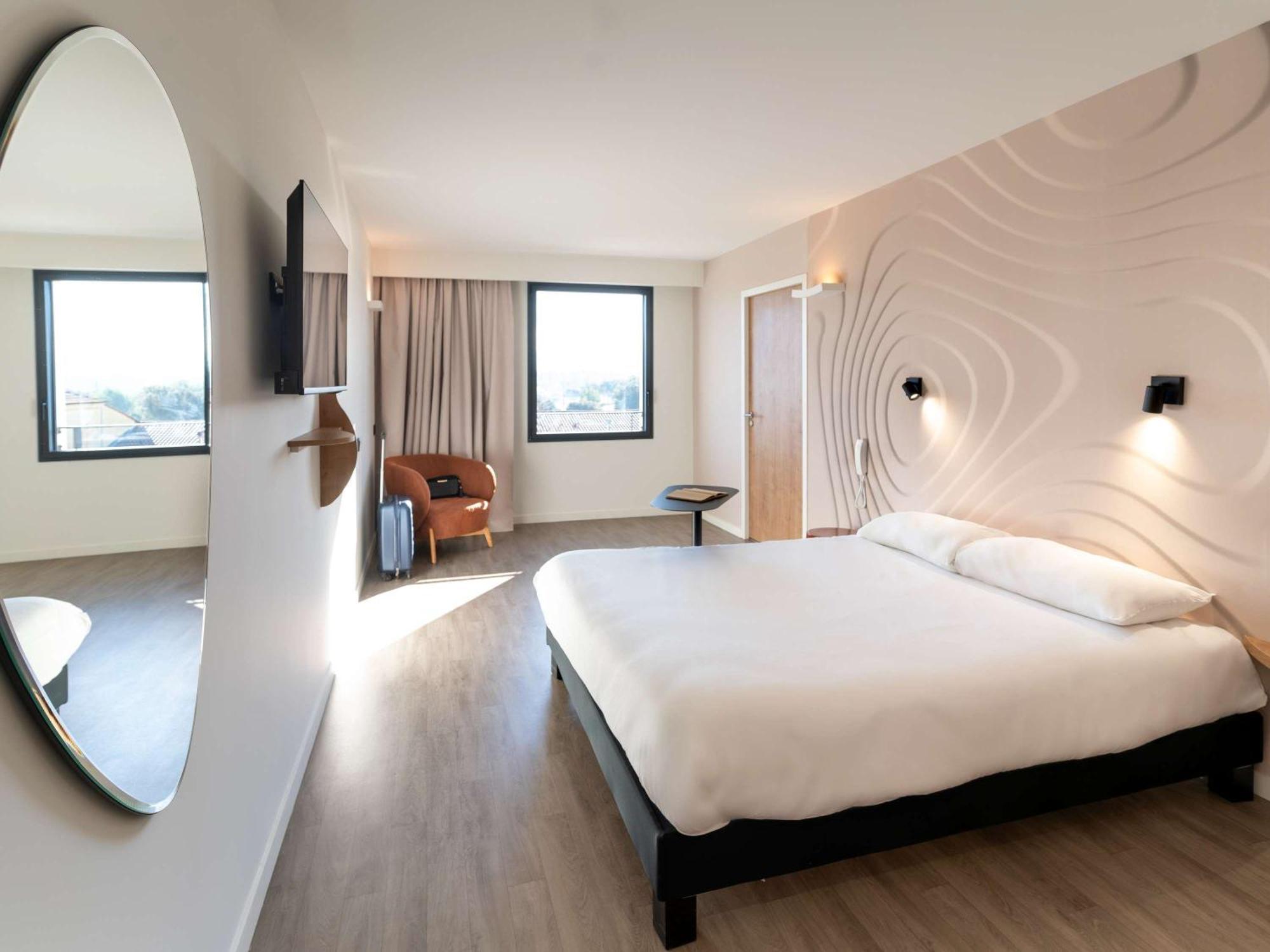 Ibis Styles Cabries Aix-En-Provence Tgv Hotel Exterior photo