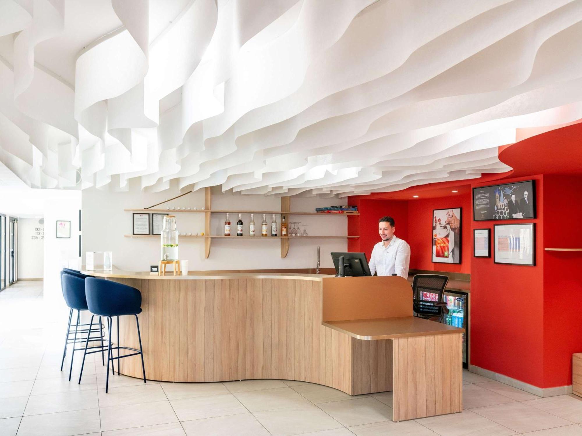 Ibis Styles Cabries Aix-En-Provence Tgv Hotel Exterior photo